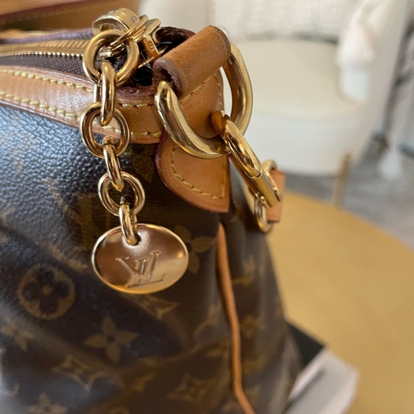 Authentic Louis Vuitton Palermo Bag - Picture 5 of 13